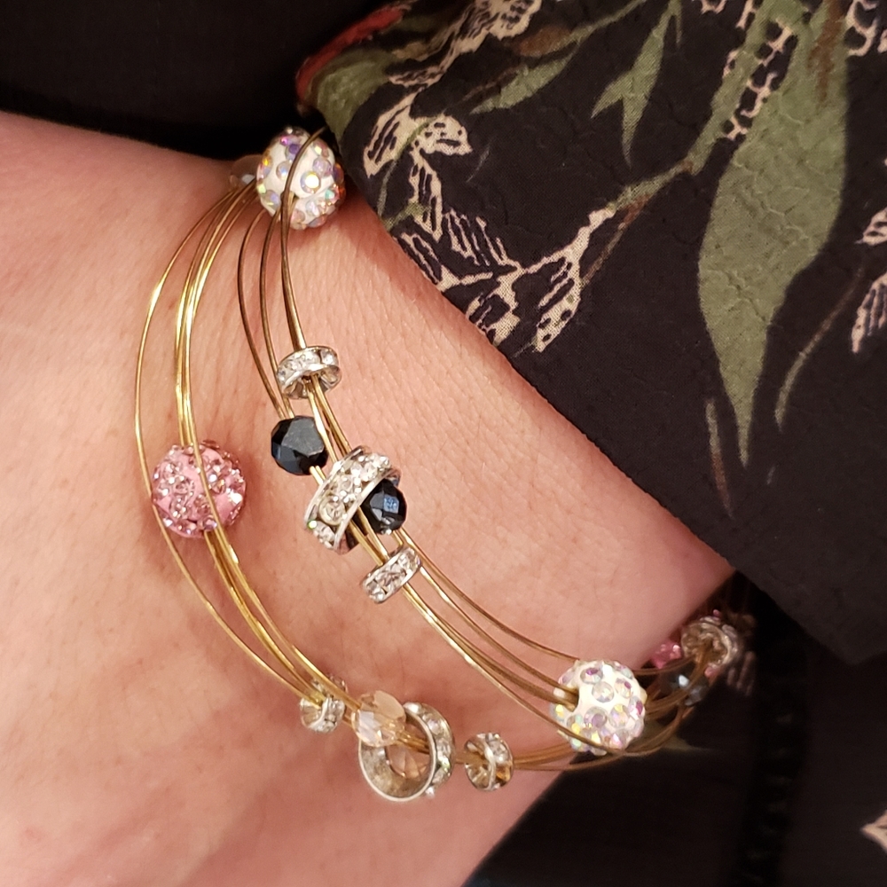 Pair Bracelets pink or black magnetic - Picture 5 of 8